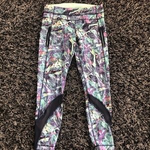 Multicolor Lululemon 7/8 pants With zipper pocket